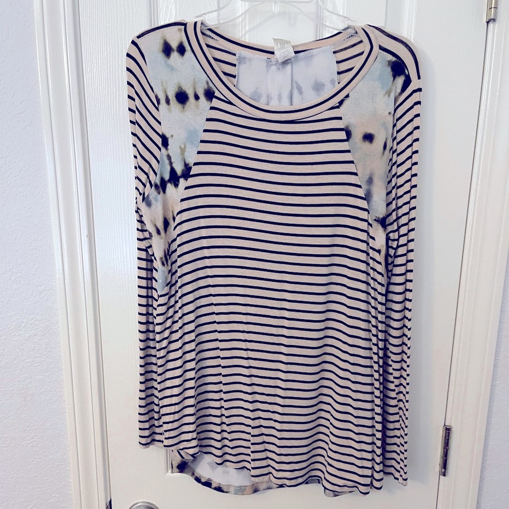 SEW IN LOVE Ladies long sleeve casual top. Size L